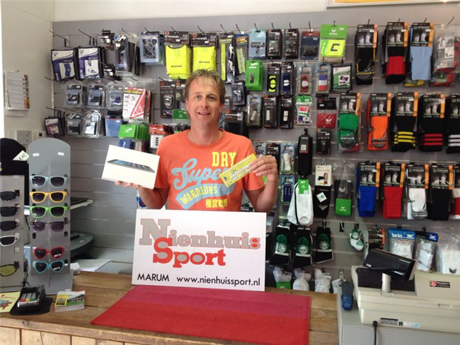 Nienhuis sport uit Marum ontvangt de WK-pool hoofdprijs!